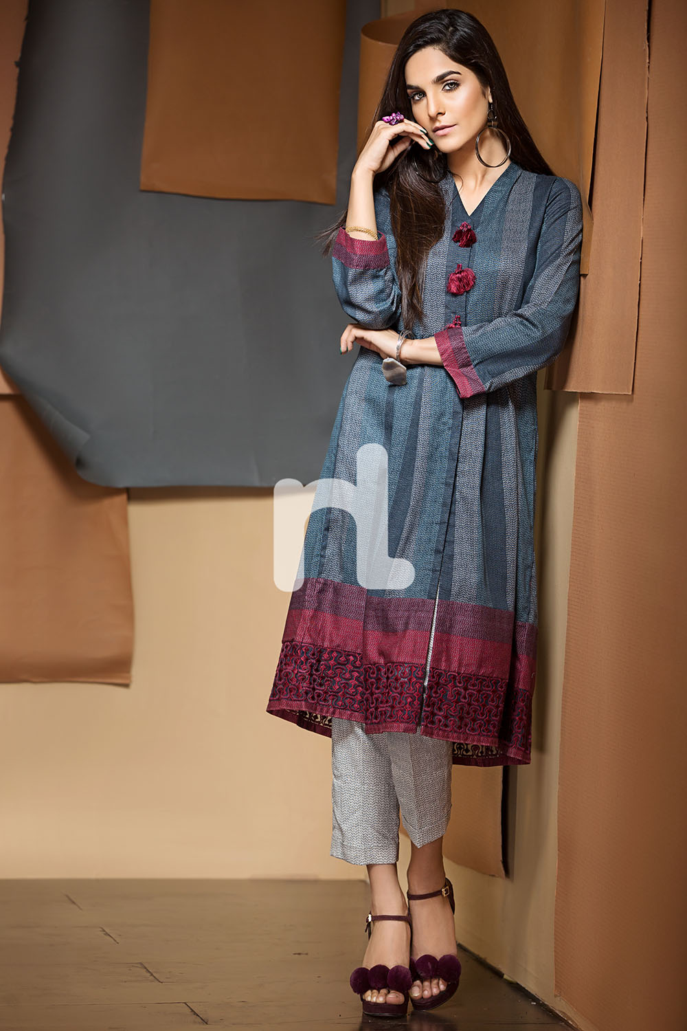 /2017/10/Nishat-Linen-Embroidered-Karandil-Winter-Collection-Unstitched-2-Piece-Suit-41701578-in-Grey.jpeg