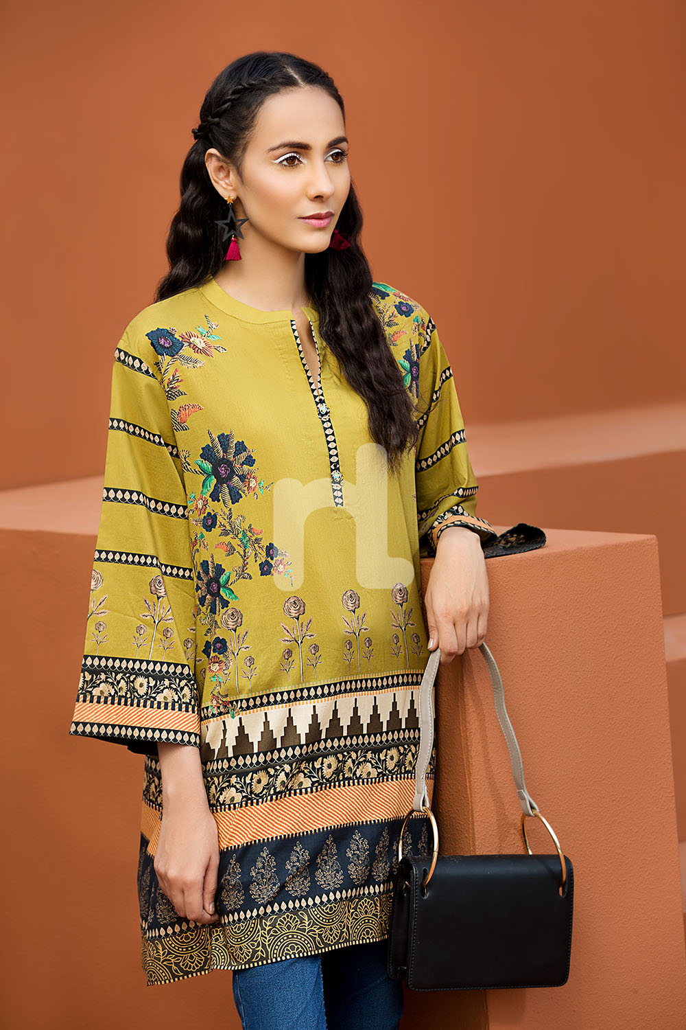 /2018/05/nishat-linen-eid-collection-pe18-01-brown-digital-printed-stitched-lawn-shirt1pc-image1.jpeg