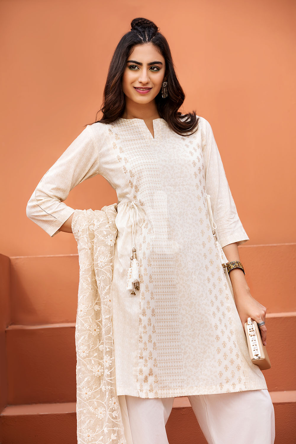 /2018/05/nishat-linen-eid-collection-pe18-09-off-white-printed-stitched-lawn-shirt1pc-image1.jpeg