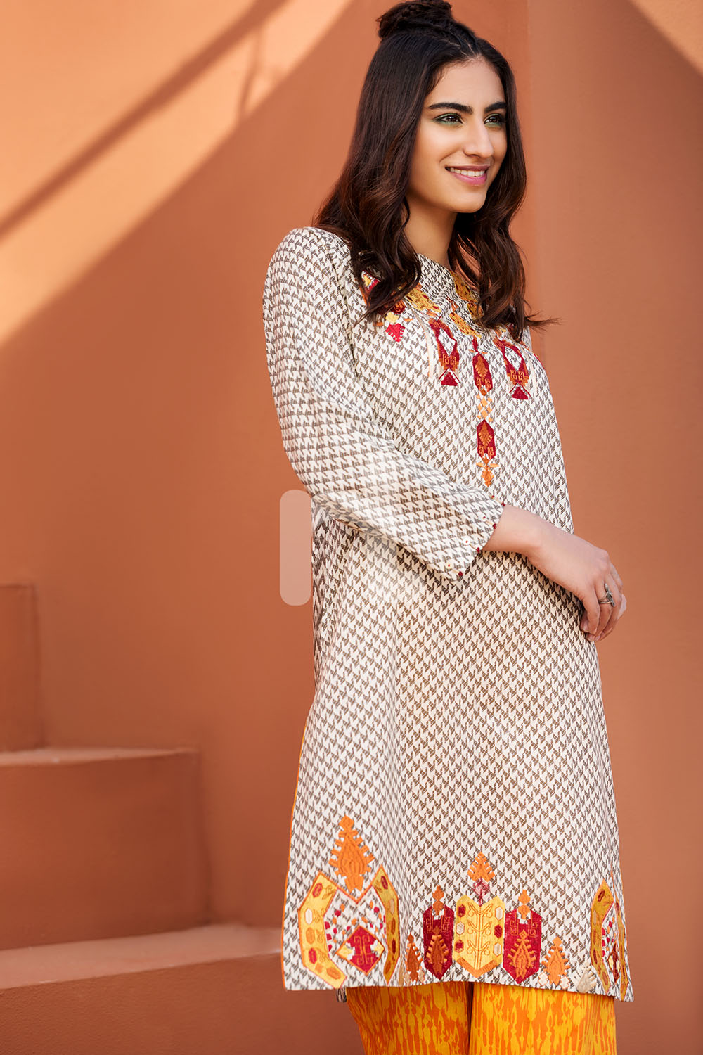 /2018/05/nishat-linen-eid-collection-pe18-20-beige-embroidered-stitched-lawn-shirt-and-trouser2pc-image1.jpeg