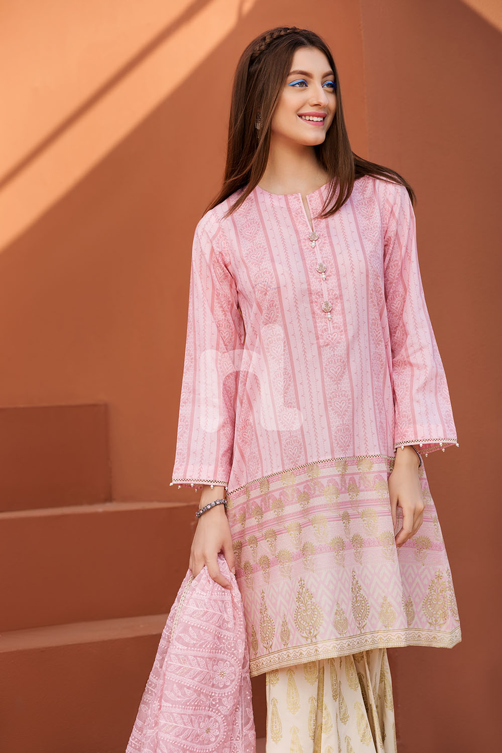 /2018/05/nishat-linen-eid-collection-pe18-33-pink-printed-stitched-lawn-shirt1pc-image1.jpeg