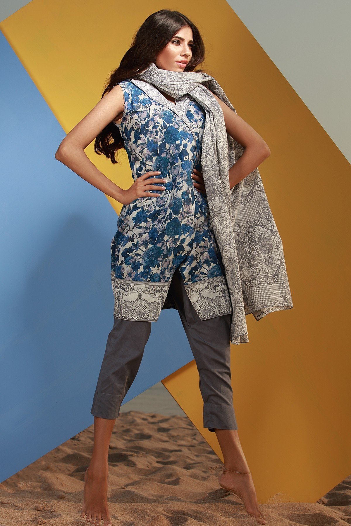 /2019/01/alkaram-studio-sale-3-piece-printed-cambric-with-lawn-dupatta-wcs-24-18-blue-image1.jpeg