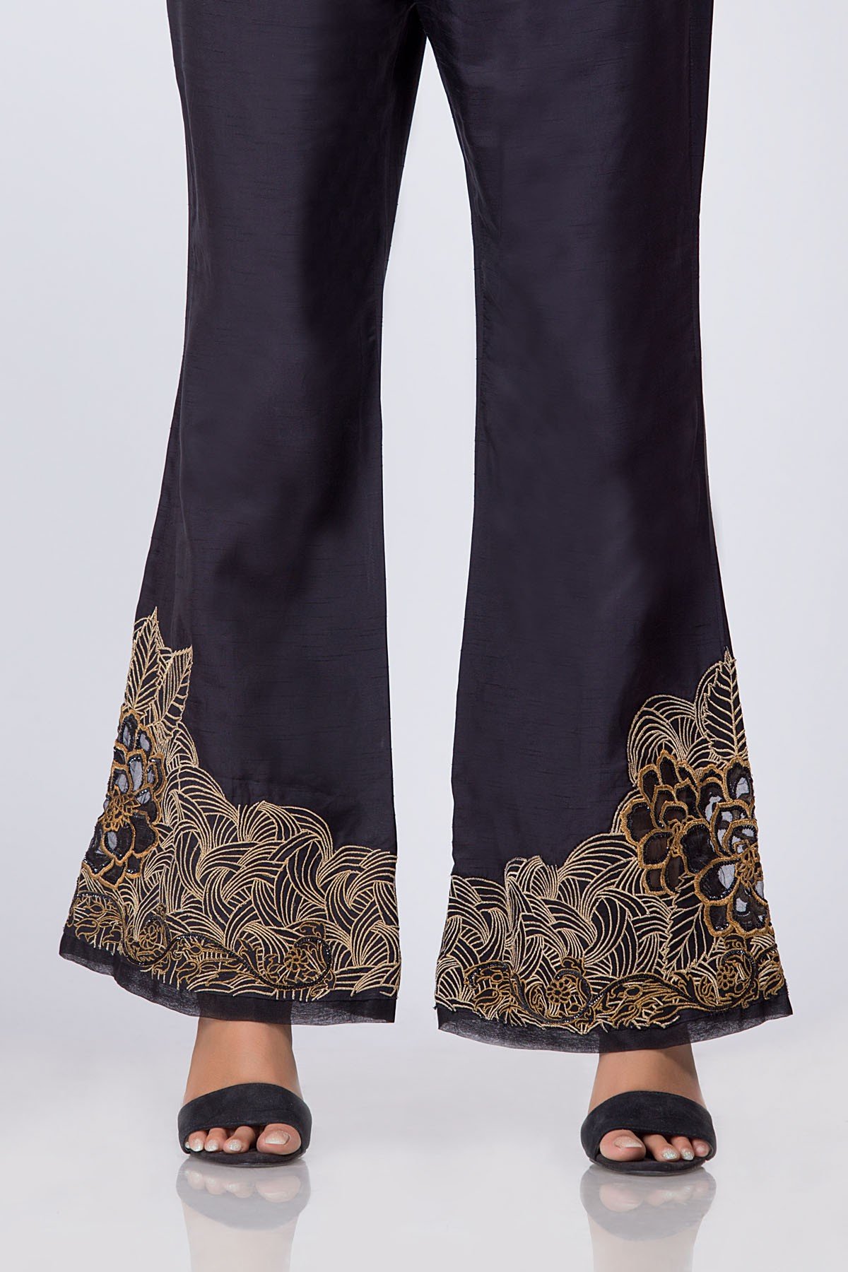 /2019/01/alkaram-studio-sale-embroidered-raw-silk-trouser-gftr265-black-image1.jpeg