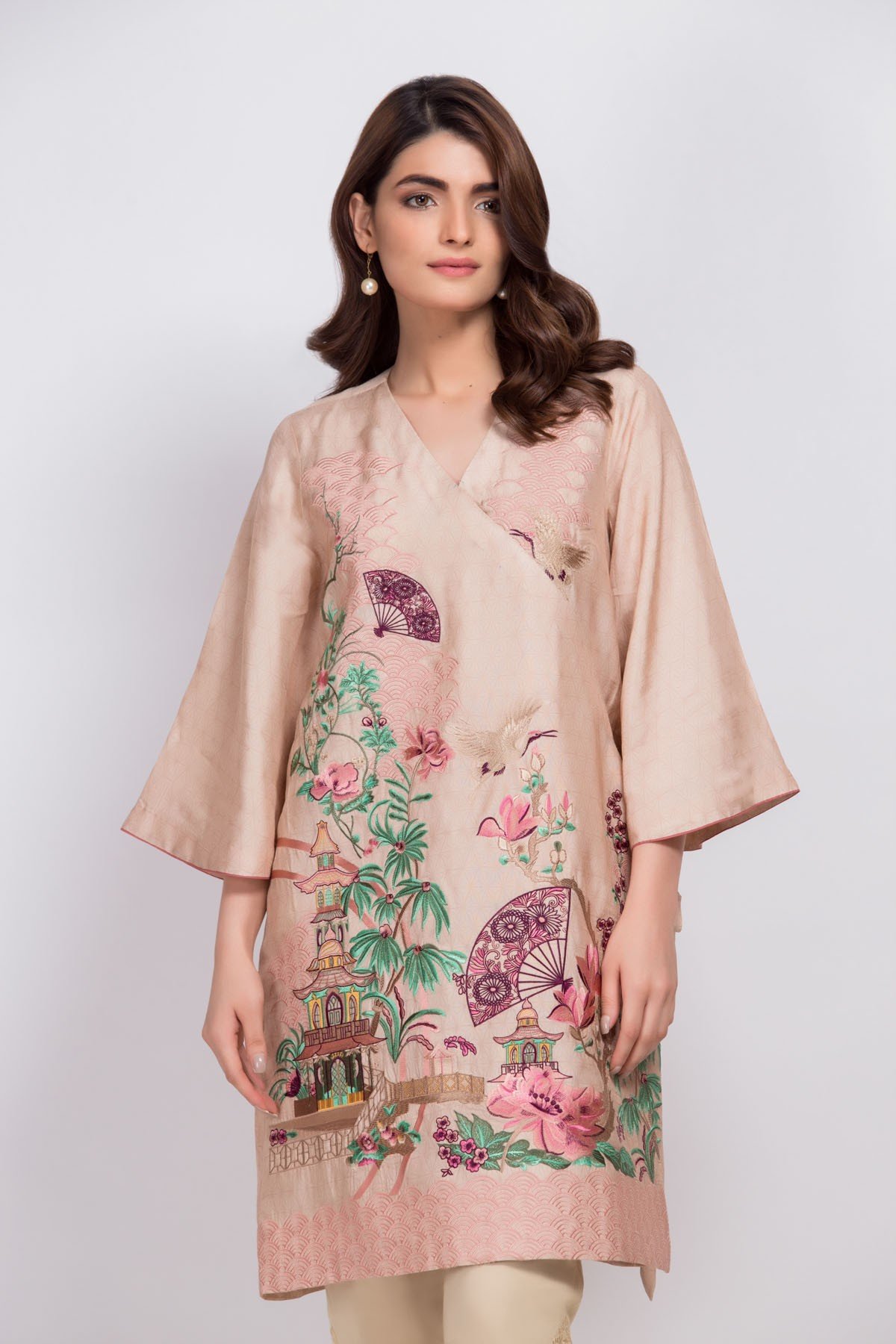 /2019/01/alkaram-studio-sale-formal-embroidered-raw-silk-kurti-gfku3025-beige-image1.jpeg