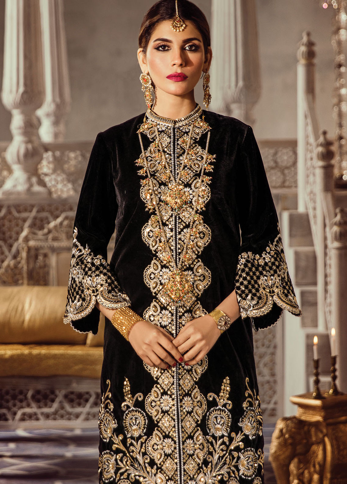 /2019/01/anaya-by-kiran-chaudhry-embroidered-velvet-unstitched-2-piece-suit-akc18kr-04-midnight-wedding-collection-image1.jpeg