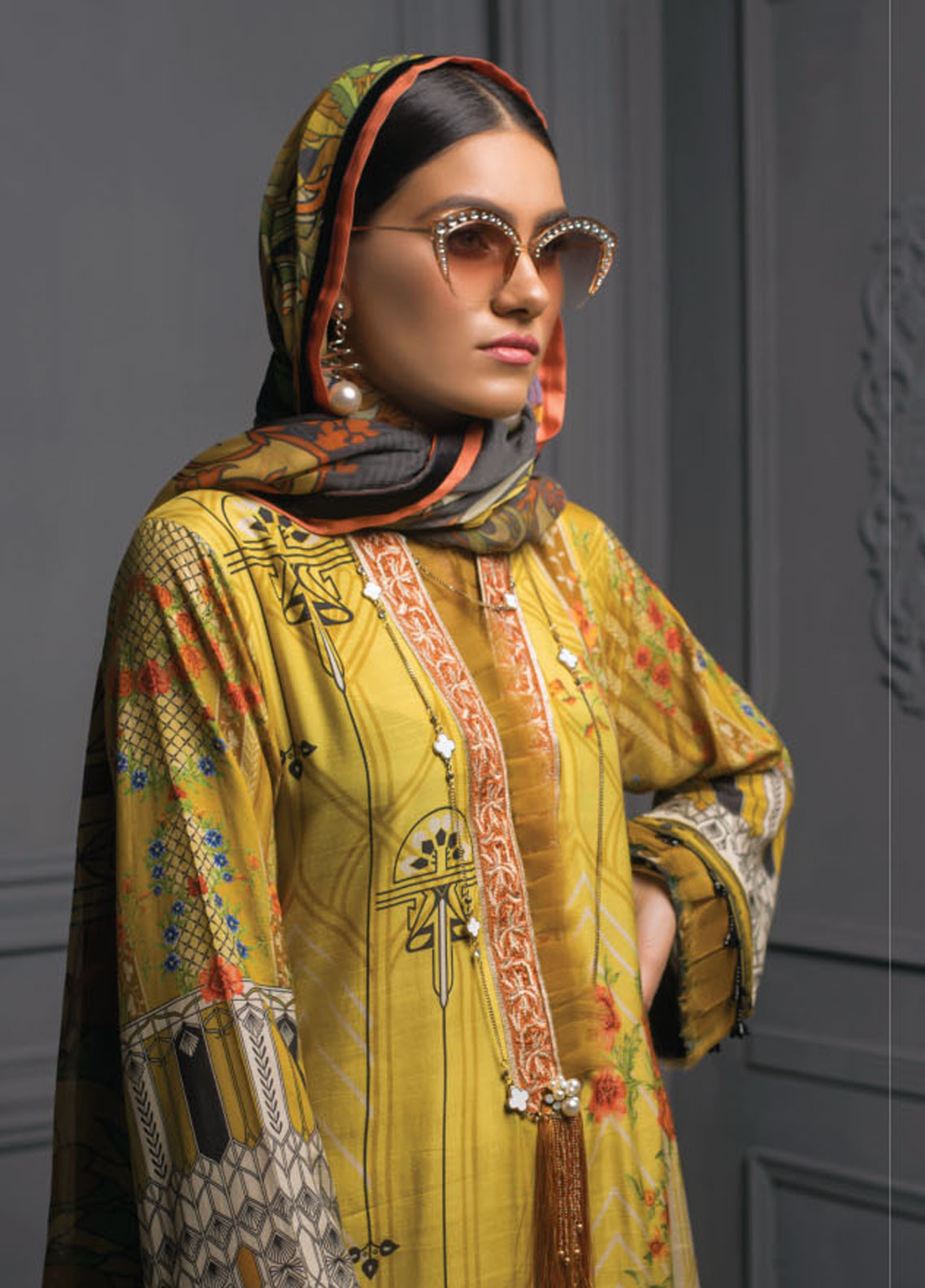 /2019/01/asim-jofa-embroidered-raw-silk-unstitched-3-piece-suit-aj18rs-01-luxury-collection-image1.jpeg