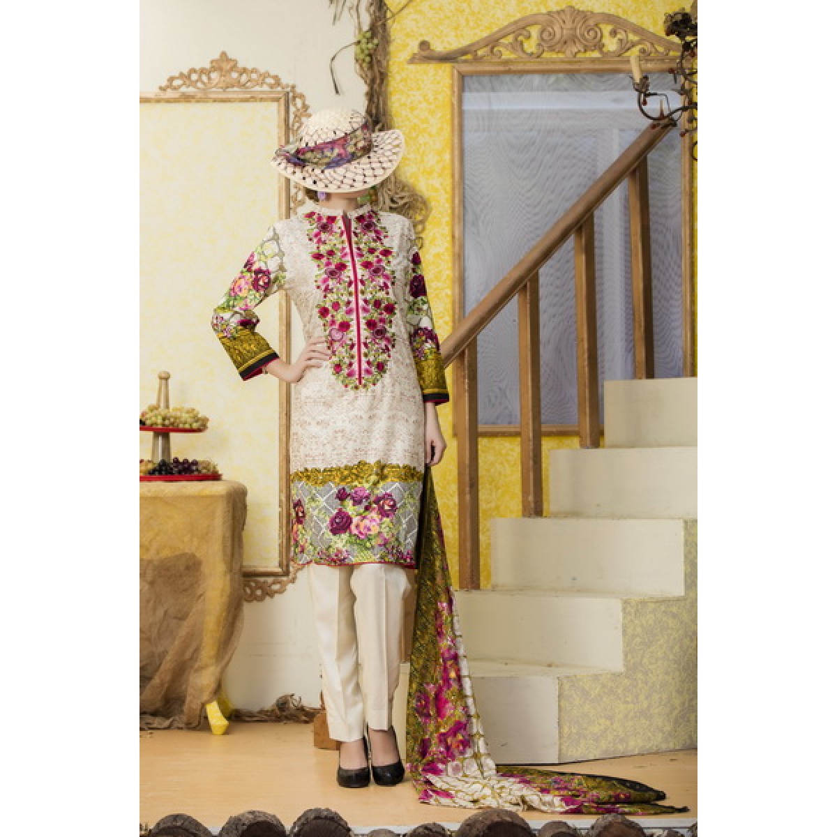 /2019/02/rangoli-ayesha-alishba-embroidered-linen-fallwinter-vol-2-aal2-04b-17-image1.jpg