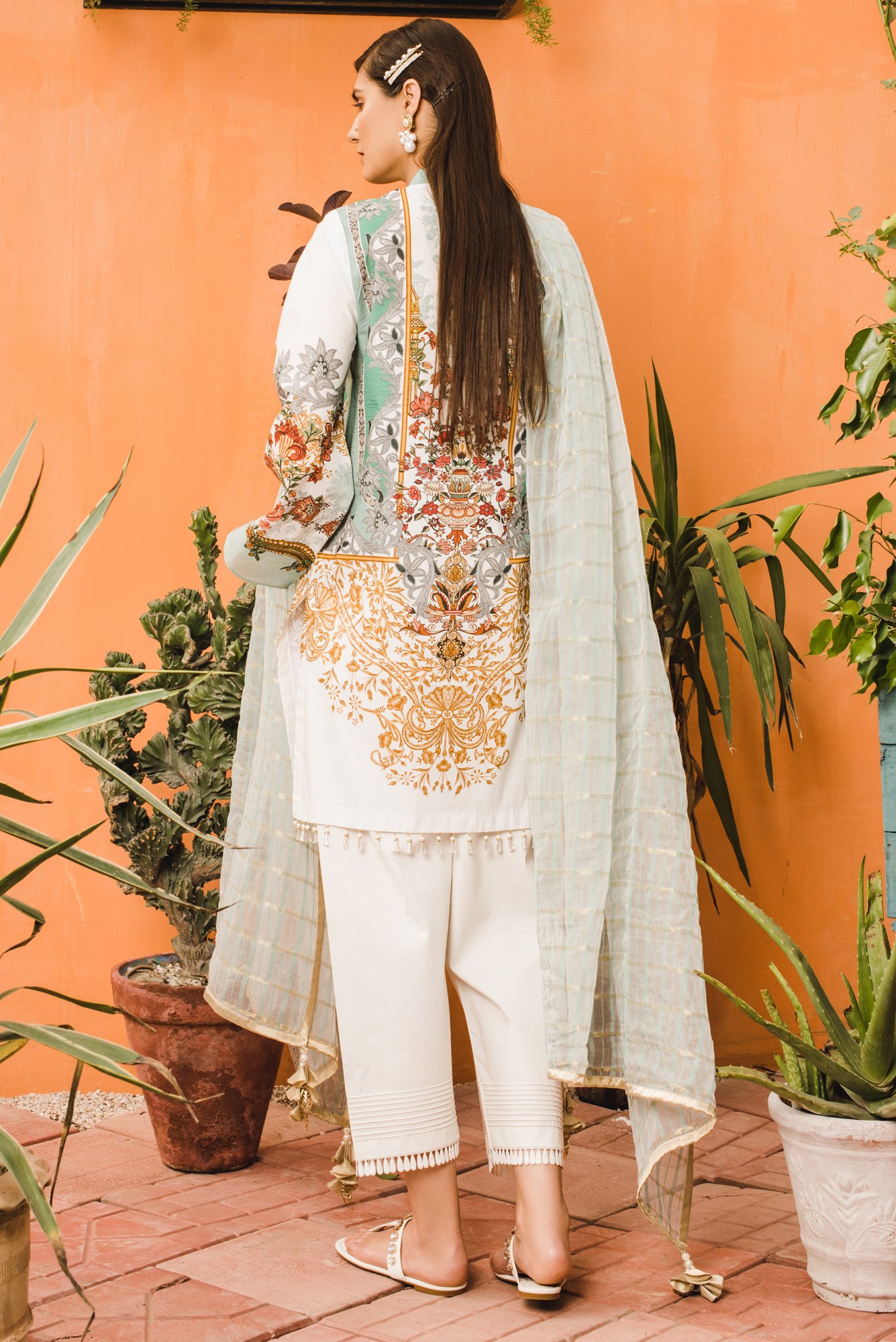 /2019/03/ethnic-by-outfitters-dar-unstitched-vol-2-mystic-tribe-wuc191038-10201246-us-071-image2.jpeg