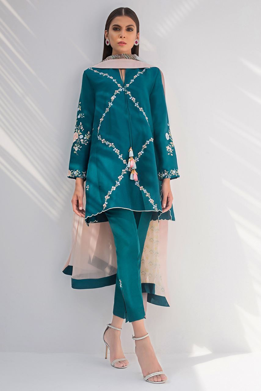 /2019/03/sania-maskatiya-raw-silk-embroidered-shirt-with-dupatta-image1.jpeg
