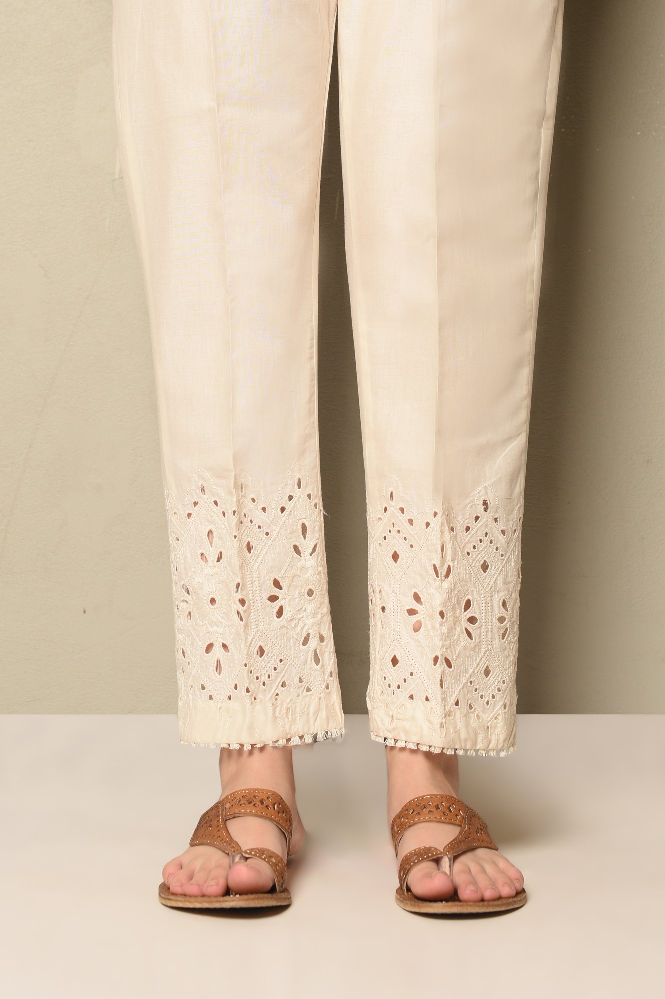 /2019/04/ethnic-by-outfitters-summer-collection-19-trouser-wbb191915-image1.jpeg