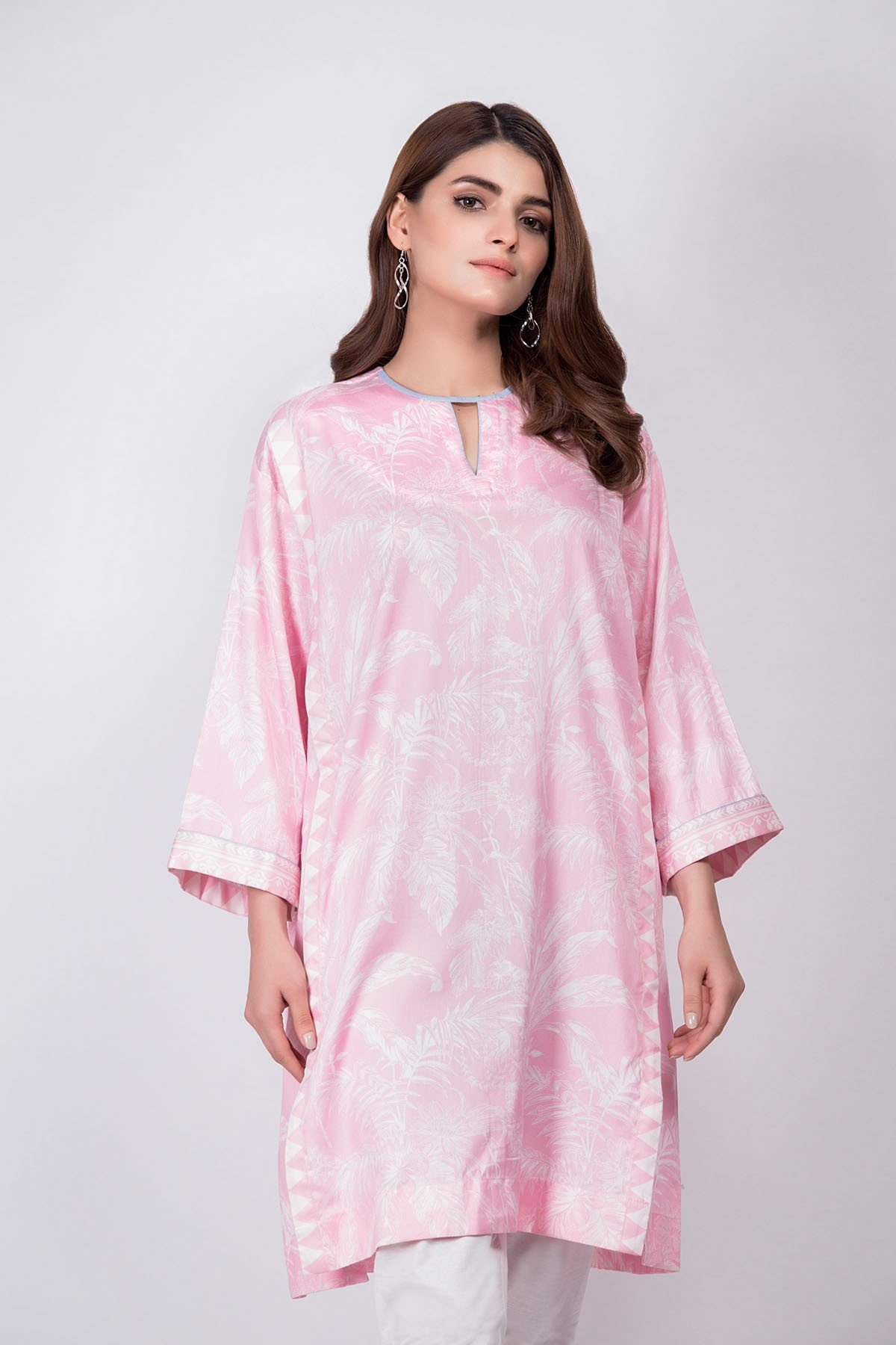 /2019/05/alkaram-studio-love-pret-printed-cotton-satin-kurti-gfku3145-pink-image1.jpeg