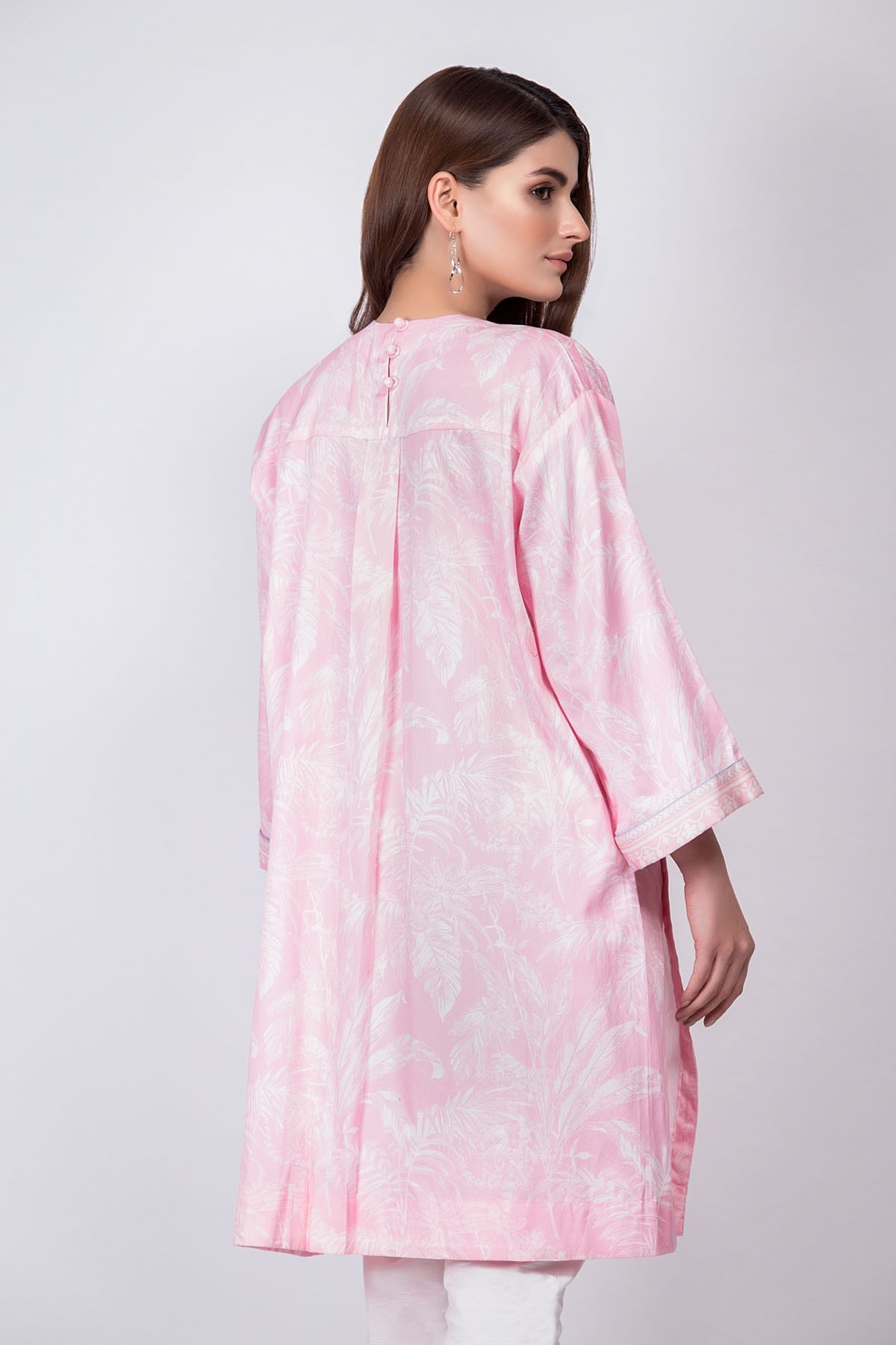 /2019/05/alkaram-studio-love-pret-printed-cotton-satin-kurti-gfku3145-pink-image2.jpeg