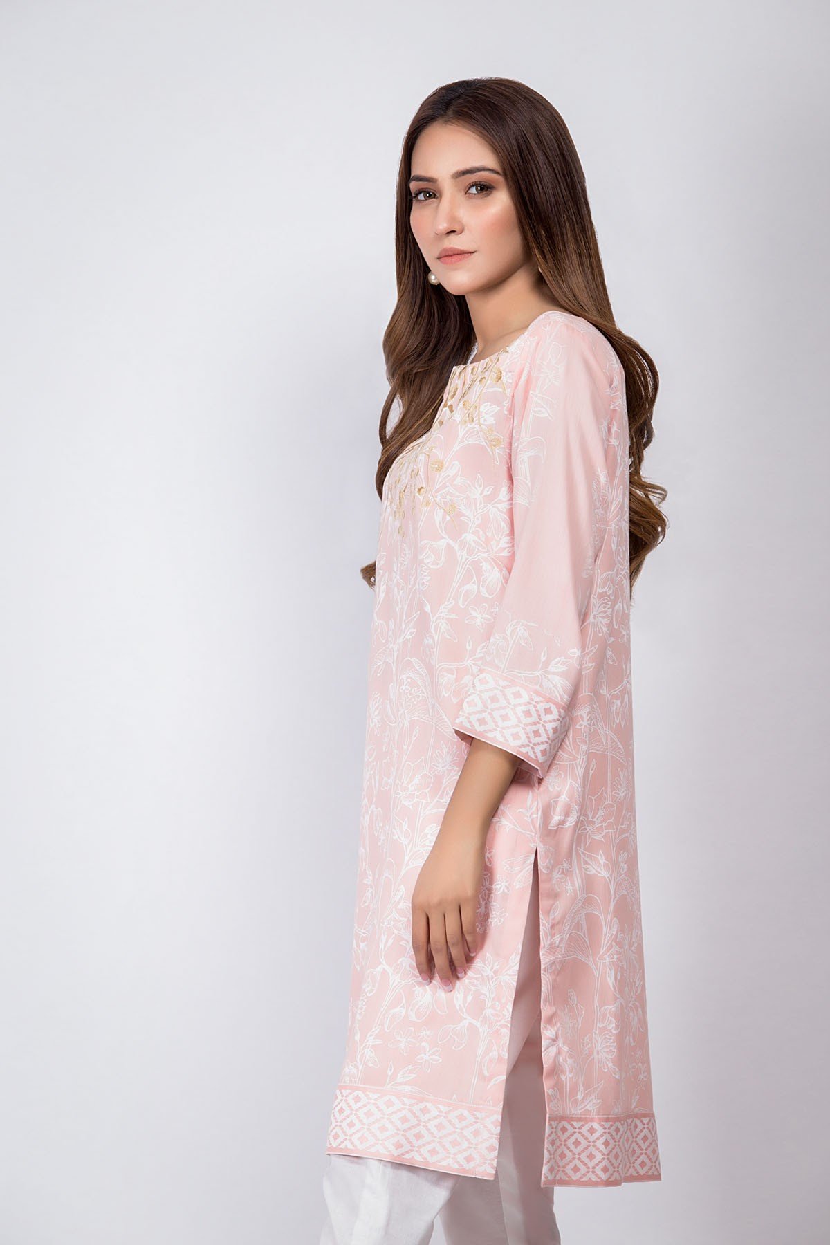 /2019/05/alkaram-studio-love-pret-printed-embroidered-cotton-satin-kurti-gfku3141-light-pink-image2.jpeg