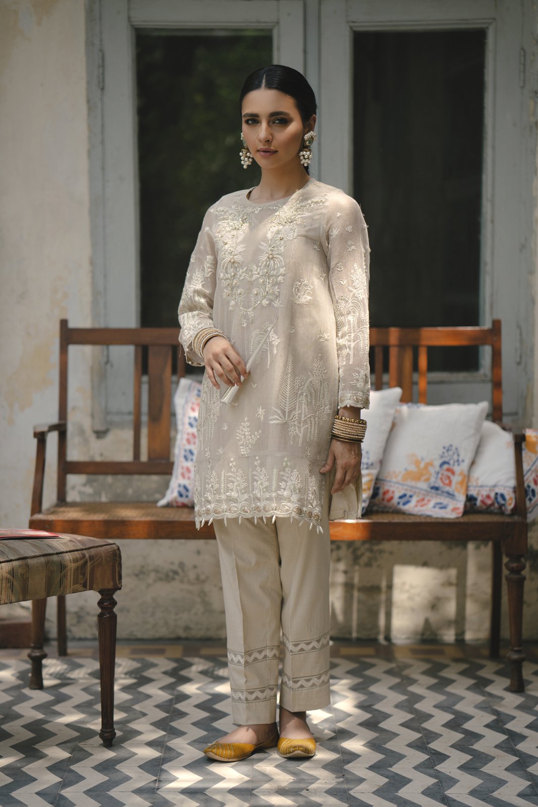 /2019/05/ethnic-by-outfitters-choti-eid-boutique-shirt-wtb291630-10204716-eh-129-image1.jpeg