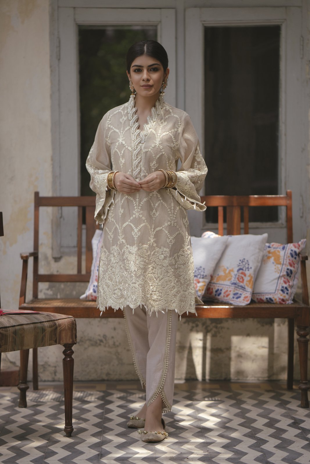 /2019/05/ethnic-by-outfitters-choti-eid-boutique-shirt-wtb291631-10204742-eh-128-image1.jpeg