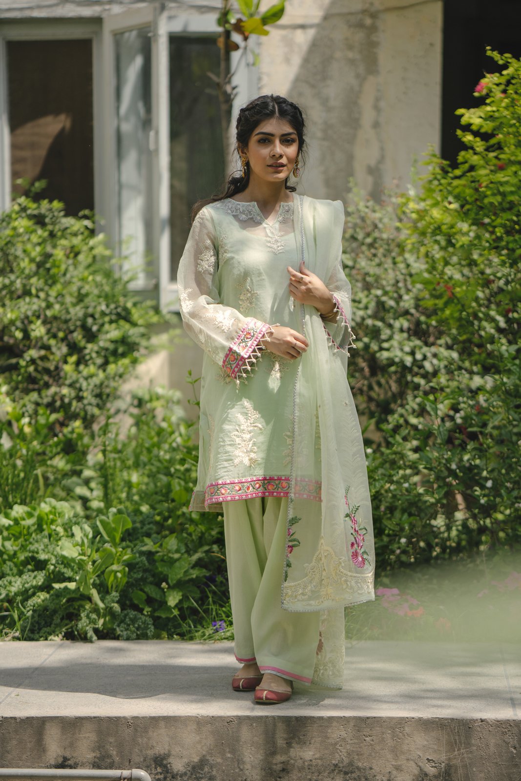 /2019/05/ethnic-by-outfitters-choti-eid-boutique-shirt-wtb291653-10202331-eh-137-image1.jpeg