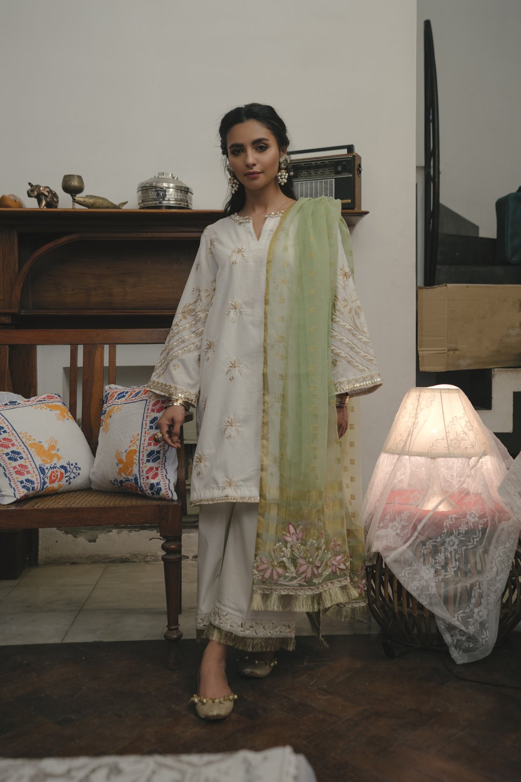 /2019/05/ethnic-by-outfitters-choti-eid-boutique-suit-shirt-dupatta-wtb291657-10204731-eh-153-image1.jpeg