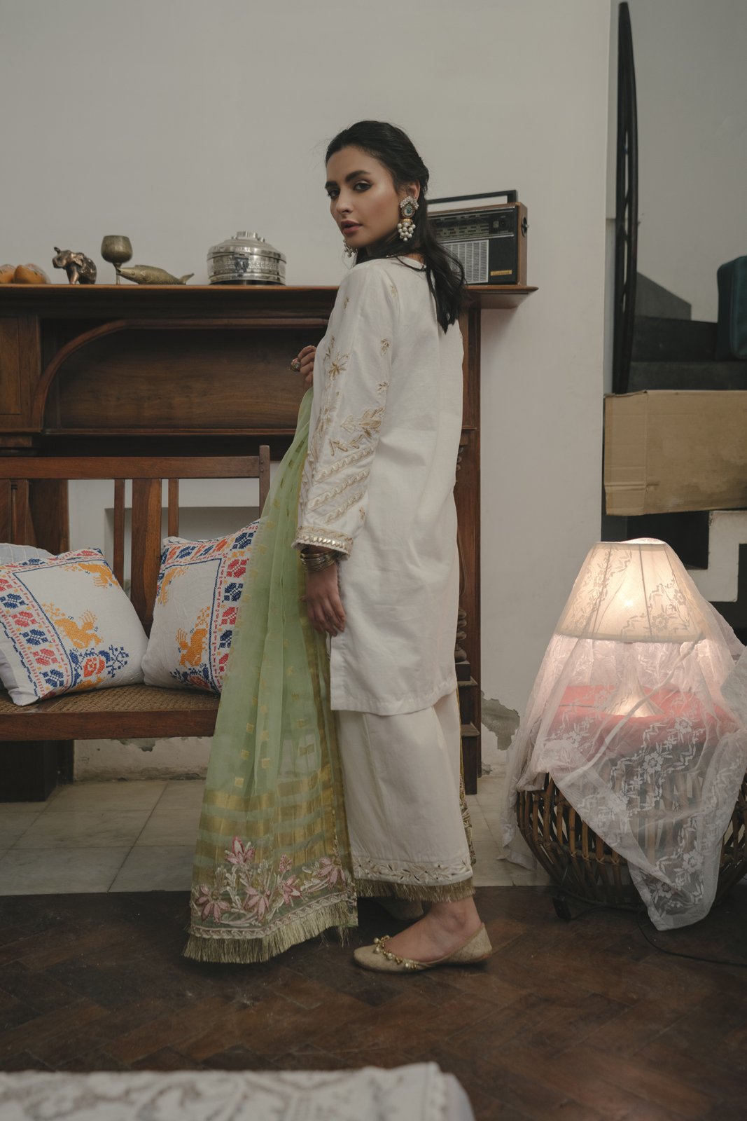 /2019/05/ethnic-by-outfitters-choti-eid-boutique-suit-shirt-dupatta-wtb291657-10204731-eh-153-image2.jpeg