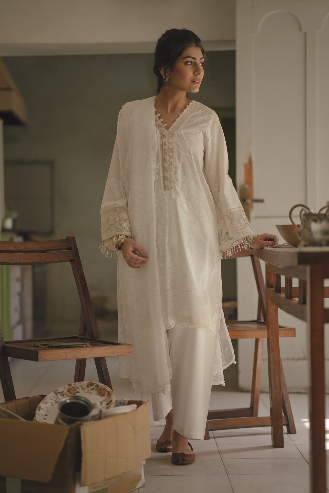 /2019/05/ethnic-by-outfitters-choti-eid-casual-suit-shirt-dupatta-wtc291127-10200989-eh-060-image1.jpeg