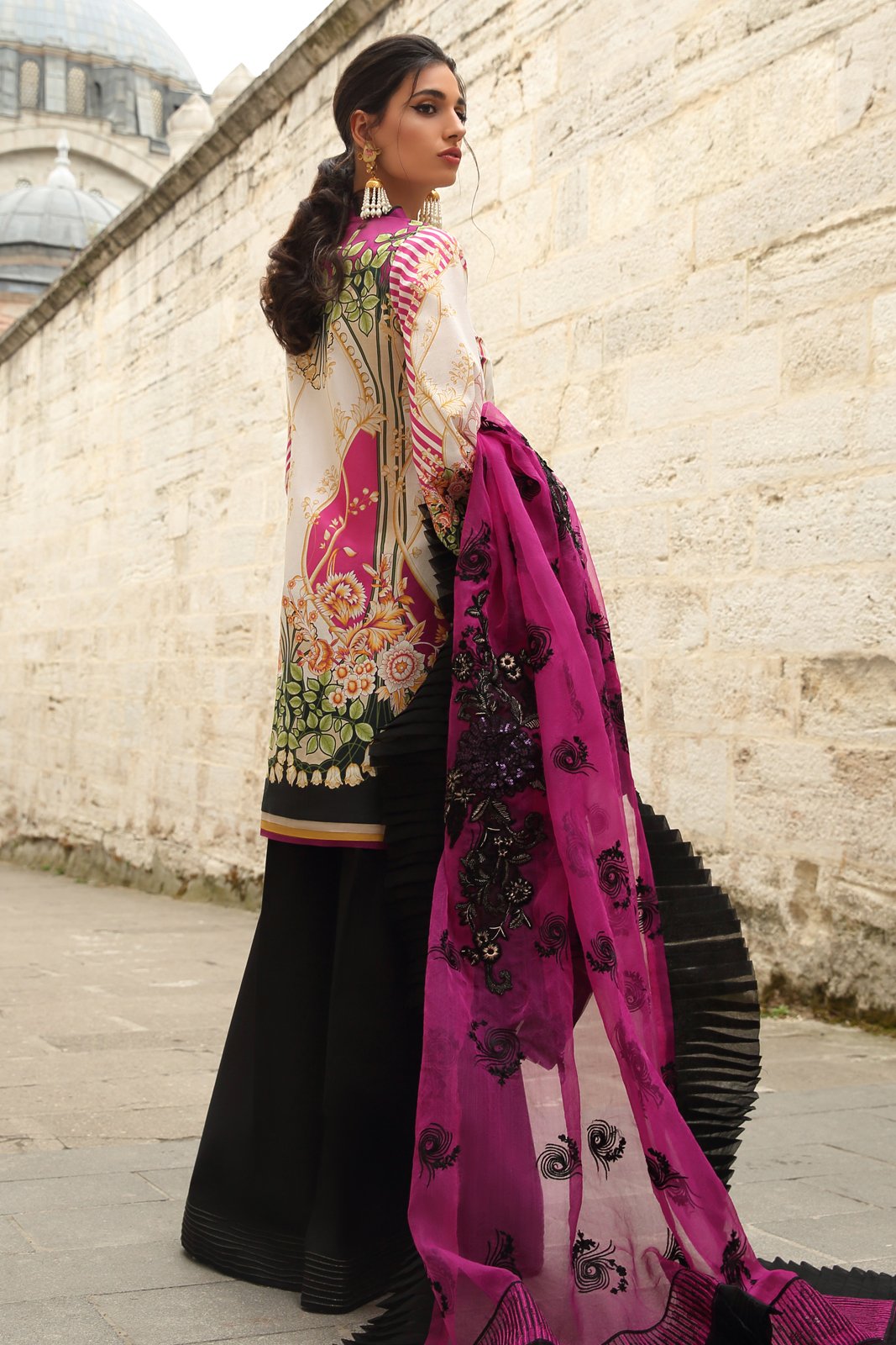 /2019/05/ethnic-by-outfitters-elif-eid-collection-foliage-plants-uh-17-image2.jpeg