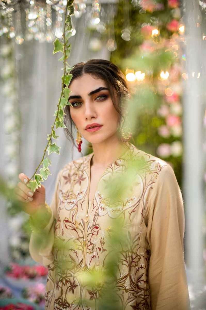 /2019/05/gul-ahmed-eid-collection-khadi-net-2-pc-outfit-glamour-19-47-image2.jpeg