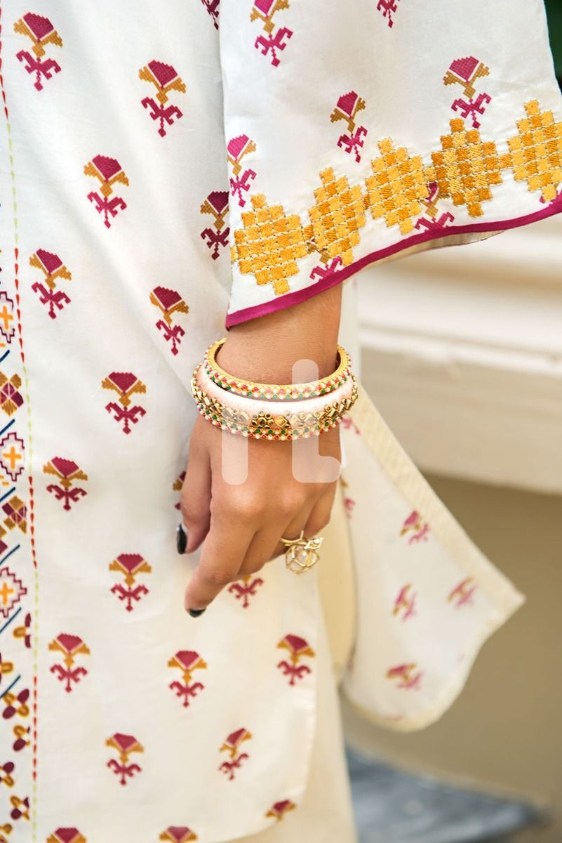/2019/05/nishat-linen-eid-collection-pe19-17-off-white-digital-printed-embroidered-stitched-lawn-shirt-1pc-image2.jpeg