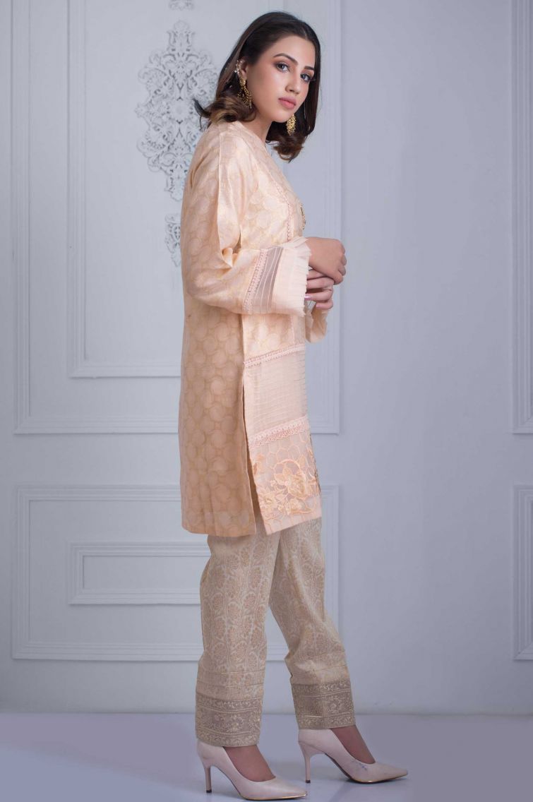 /2019/05/zeen-woman-1-pc-stitched-suit-cotton-jacquard-wzk19202-peach-image2.jpeg