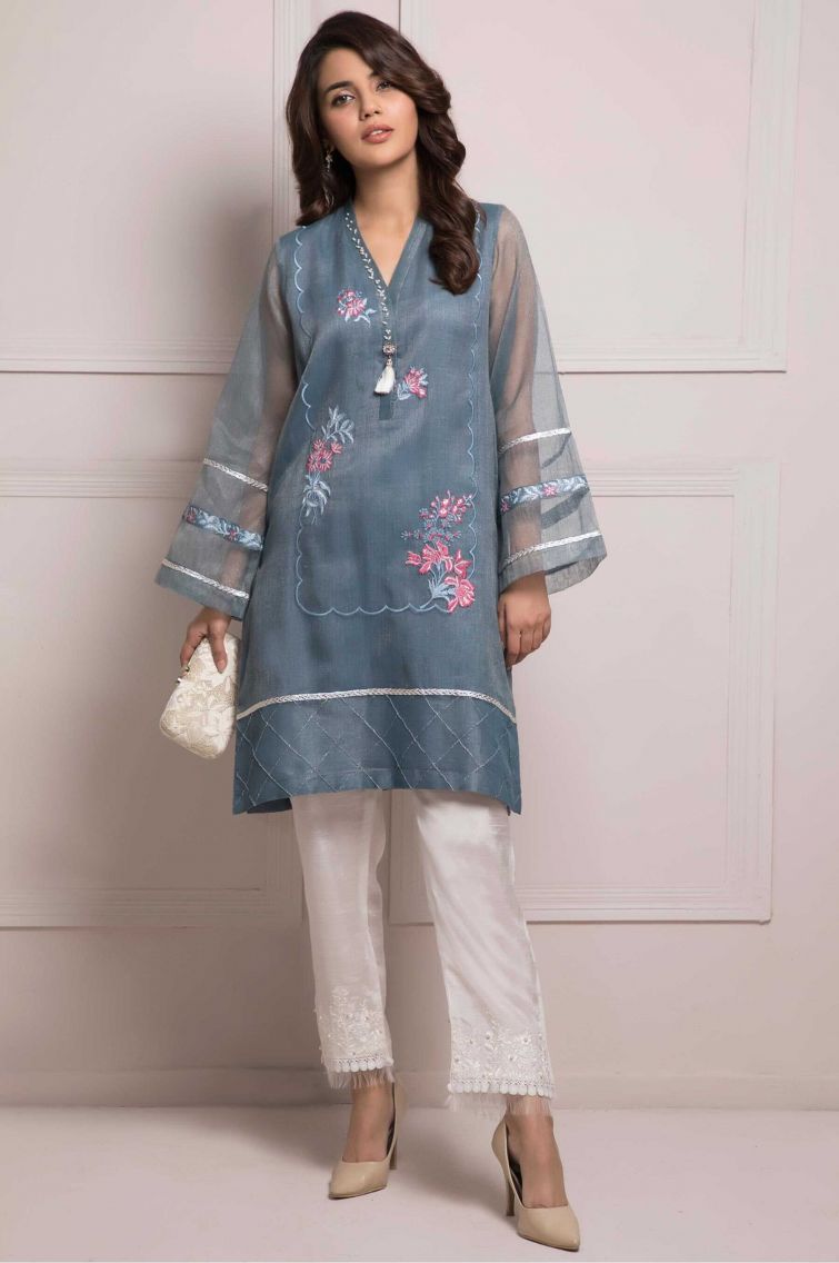 /2019/05/zeen-woman-1-piece-embroidered-stitched-suit-fabric-masoori-net-image1.jpeg