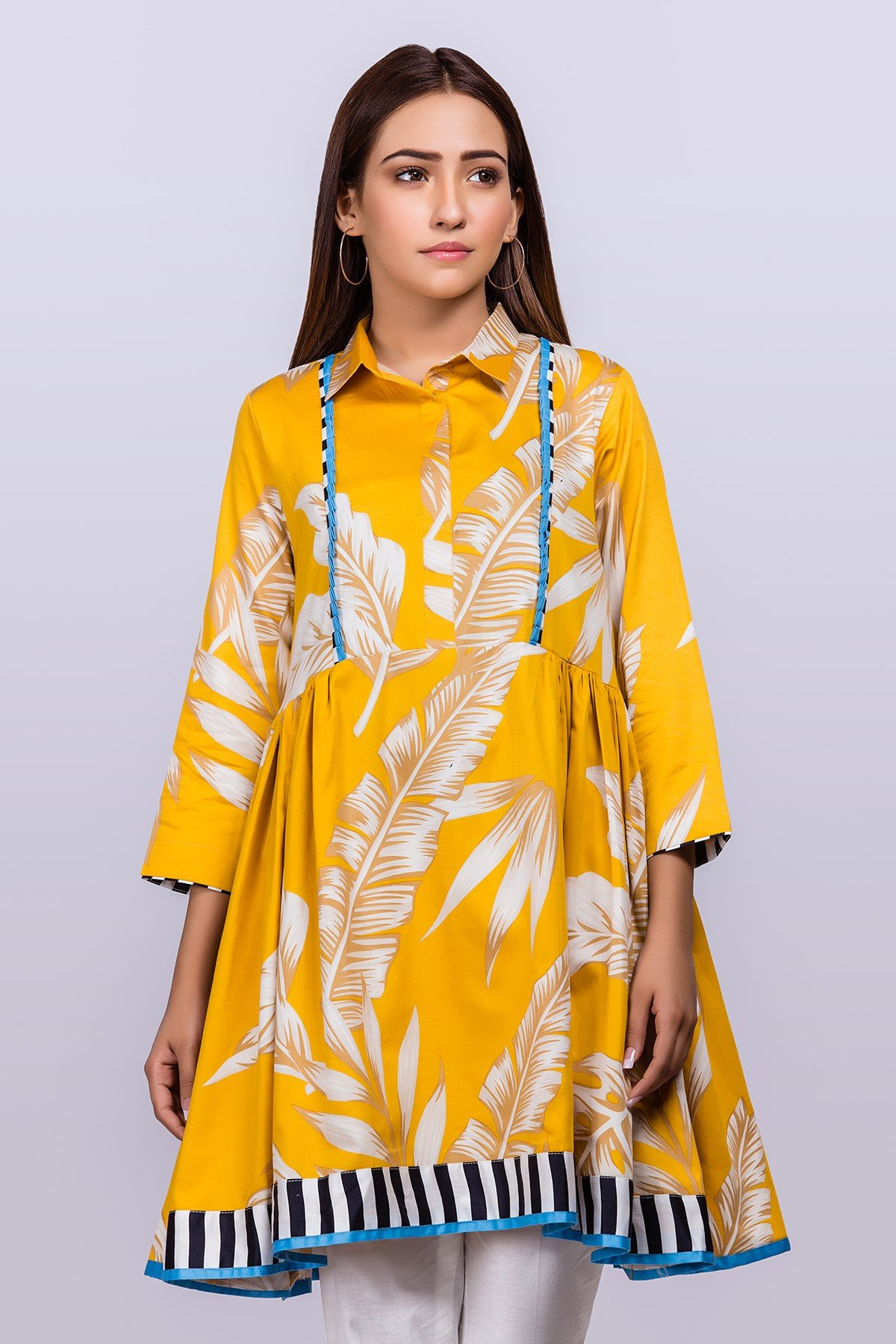 /2019/06/alkaram-studio-printed-cotton-satin-kurti-gfku3193-yellow-image1.jpeg