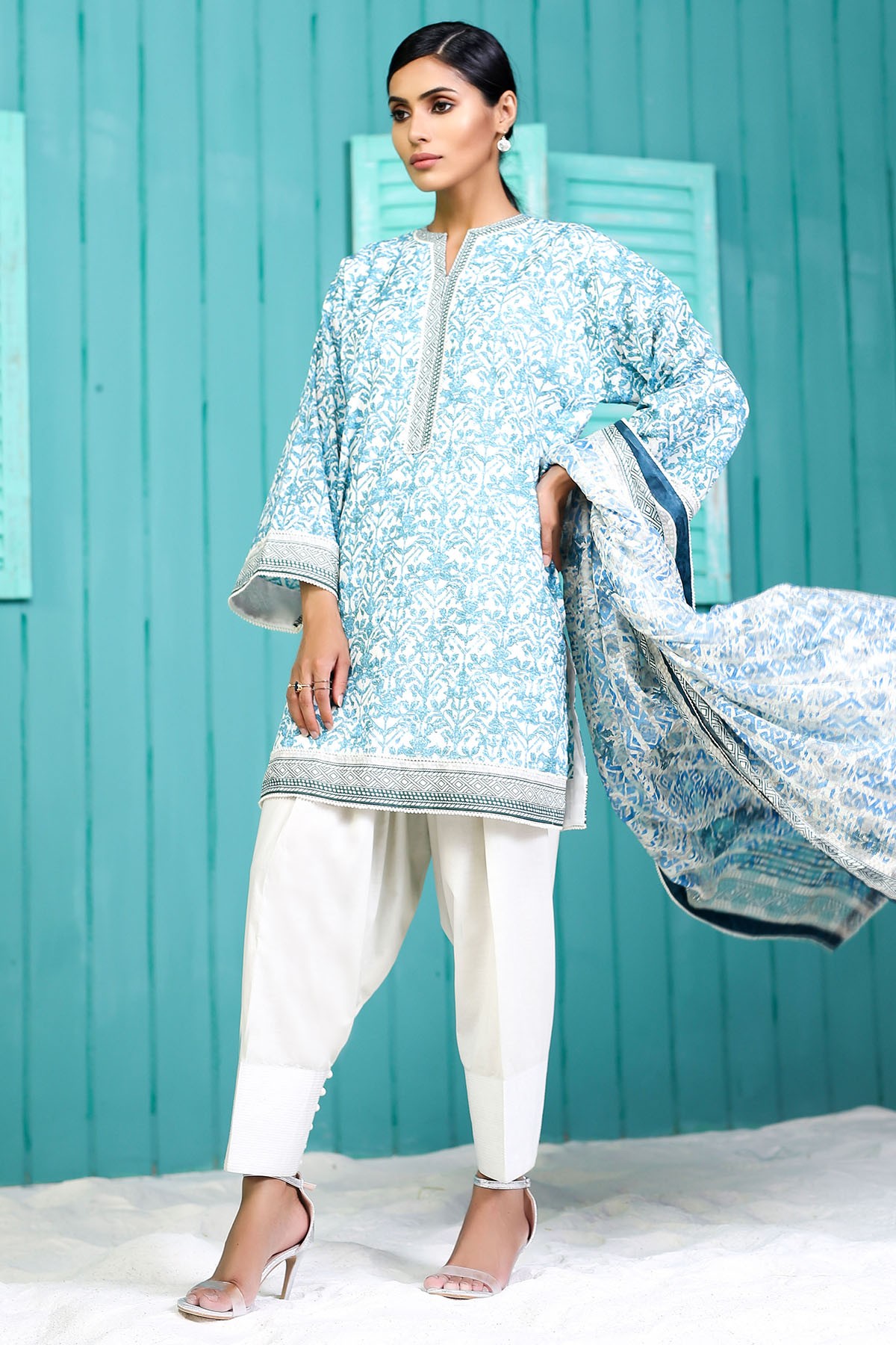 /2019/06/alkaram-studio-spring-summer-collection-2-piece-printed-suit-with-jacquard-net-dupatta-ss-111-19-2-blue-image2.jpeg