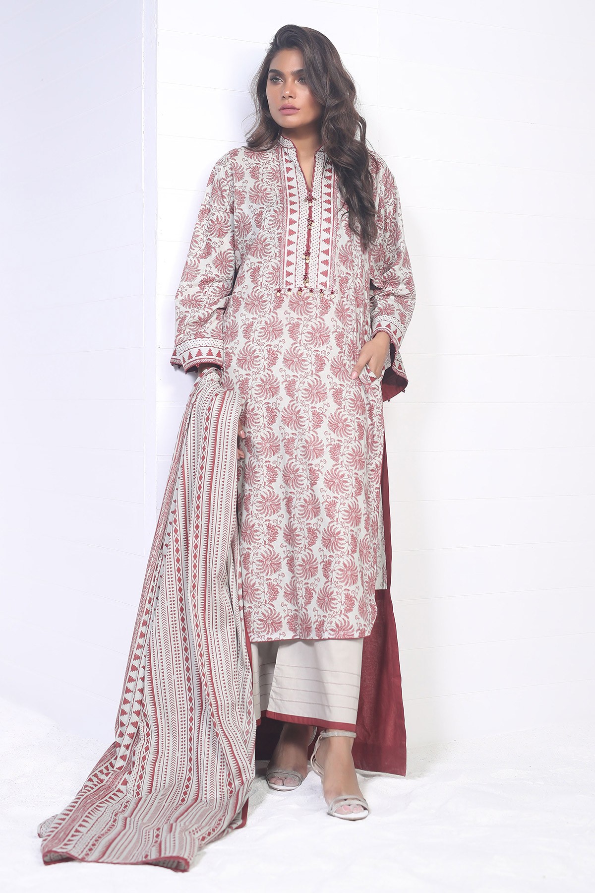 /2019/06/alkaram-studio-spring-summer-collection-2-piece-printed-suit-with-lawn-dupatta-ss-141-19-2-red-image1.jpeg