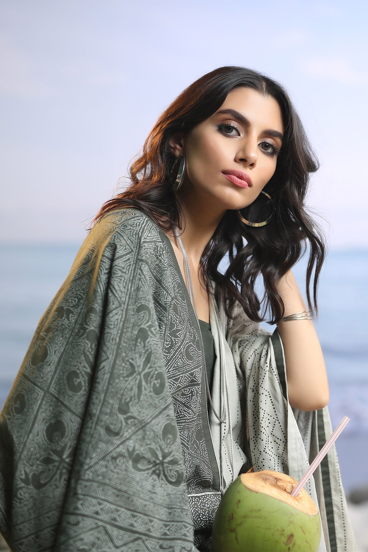 /2019/06/alkaram-studio-spring-summer-collection-2-piece-printed-suit-with-lawn-dupatta-ss-15-19-2-green-image2.jpeg