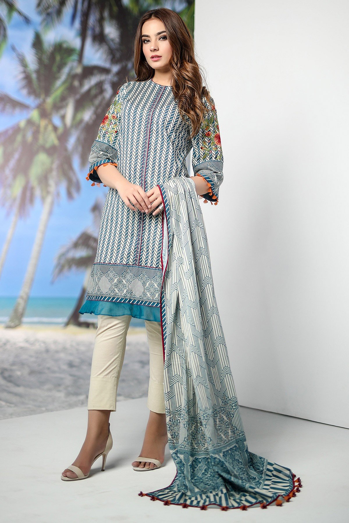 /2019/06/alkaram-studio-spring-summer-collection-3-piece-embroidered-suit-with-lawn-dupatta-ss-41-19-2-blue-image1.jpeg