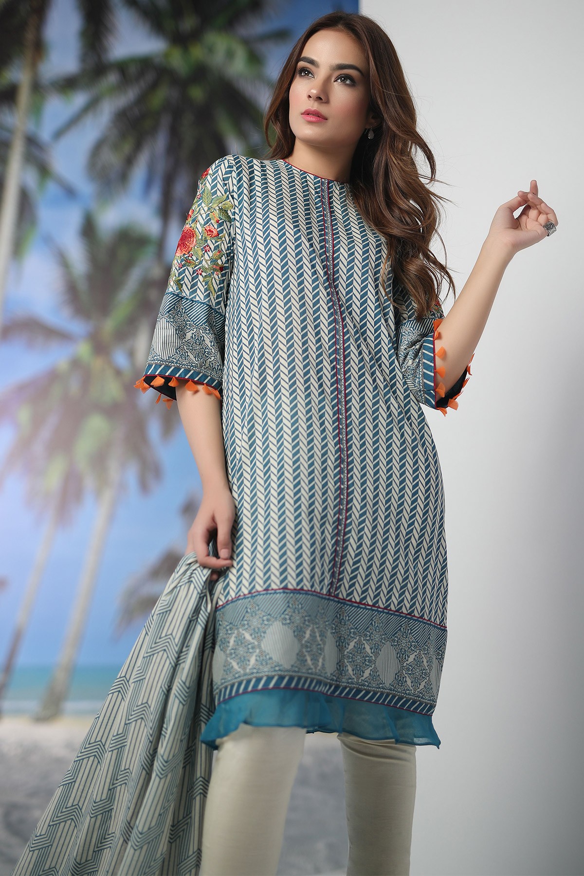 /2019/06/alkaram-studio-spring-summer-collection-3-piece-embroidered-suit-with-lawn-dupatta-ss-41-19-2-blue-image2.jpeg