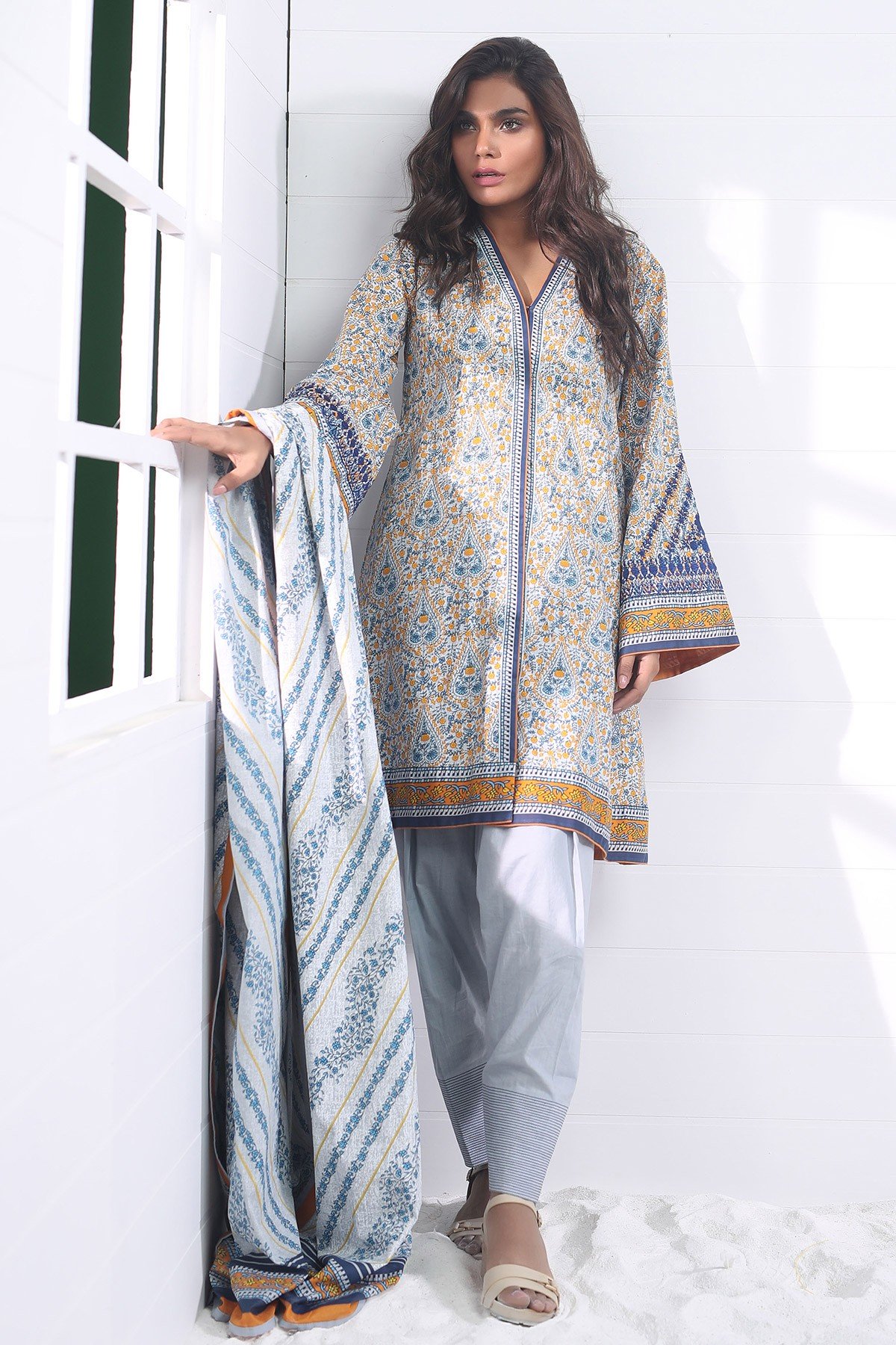 /2019/06/alkaram-studio-spring-summer-collection-3-piece-embroidered-suit-with-lawn-dupatta-ss-51-19-2-blue-image1.jpeg