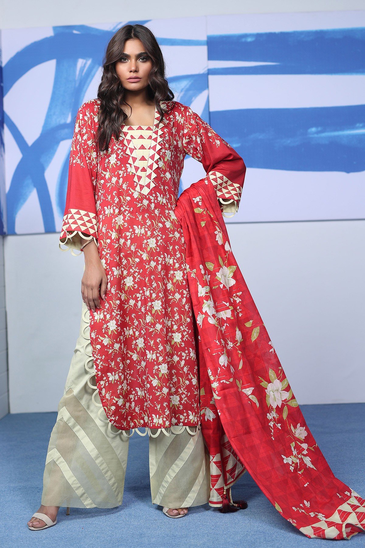 /2019/06/alkaram-studio-spring-summer-collection-3-piece-printed-suit-with-broshia-dupatta-ss-21-19-2-red-image1.jpeg