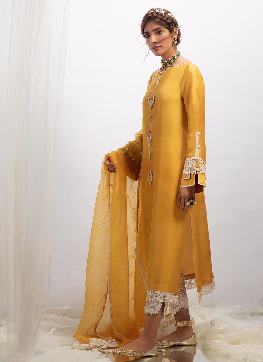 /2019/06/farah-talib-aziz-mustard-raw-silk-shirt-with-dupatta-image2.jpeg