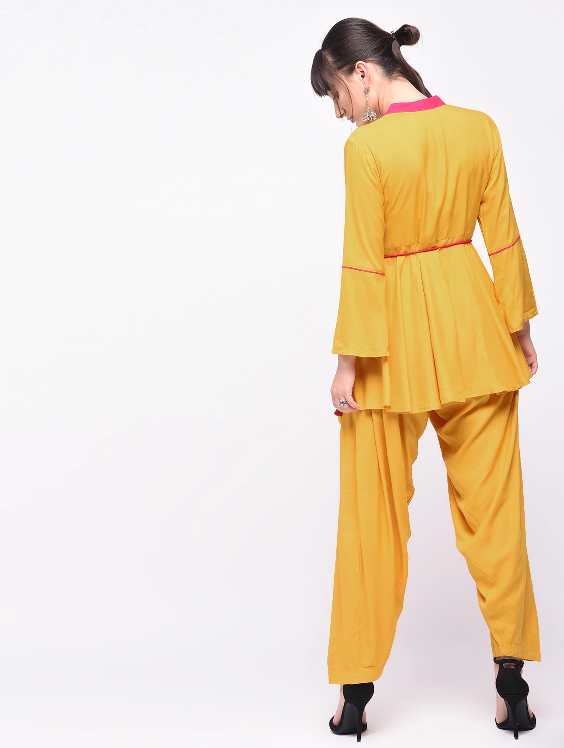/2019/07/fifth-avenue-womens-tps176-taseel-detail-kurti-and-pants-set-yellow-image2.jpeg