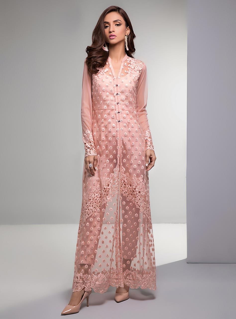 /2019/07/zainab-chottani-blush-glam-image1.jpeg