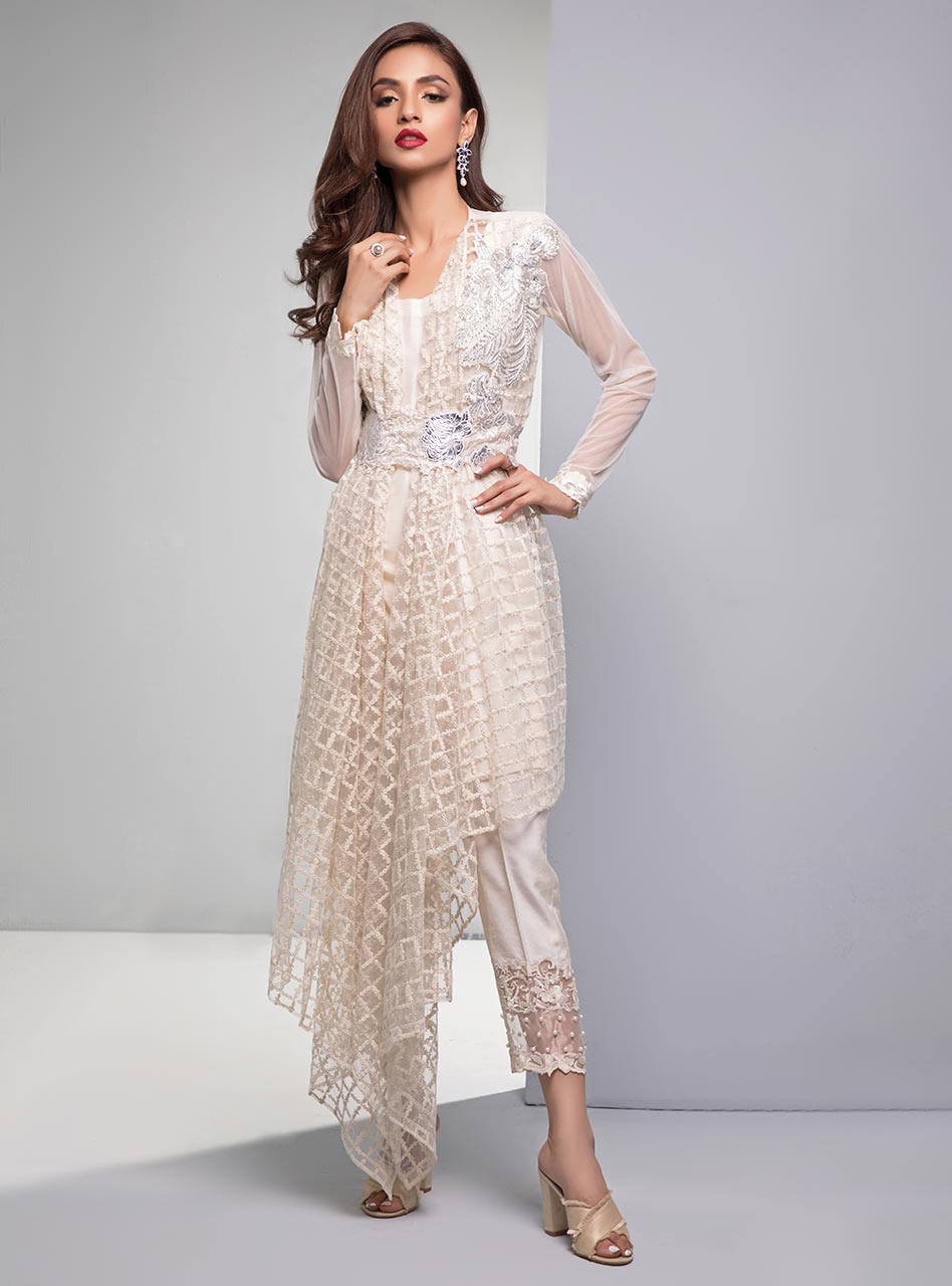 /2019/07/zainab-chottani-pearly-drape-image1.jpeg