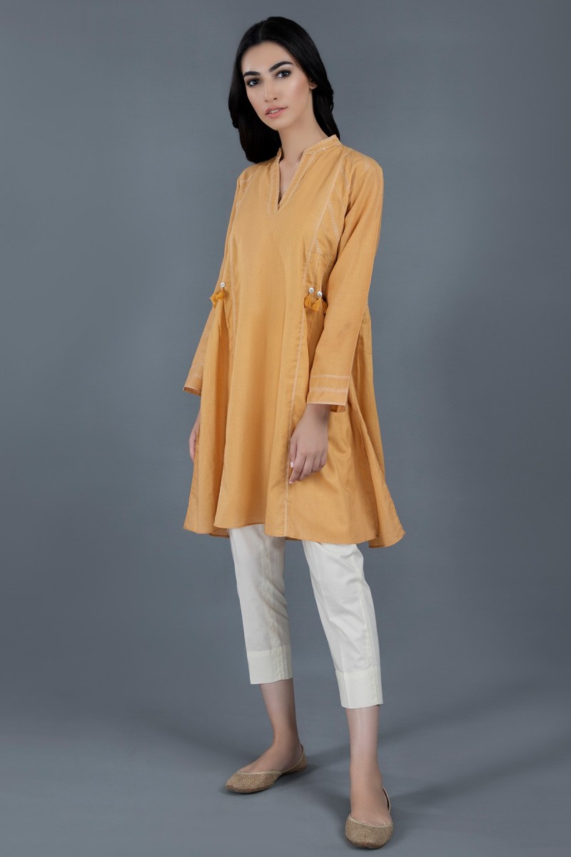 /2019/10/kayseria-winter-19-ready-to-wear-yellow-top-with-top-stitcheskpn-239-image2.jpeg
