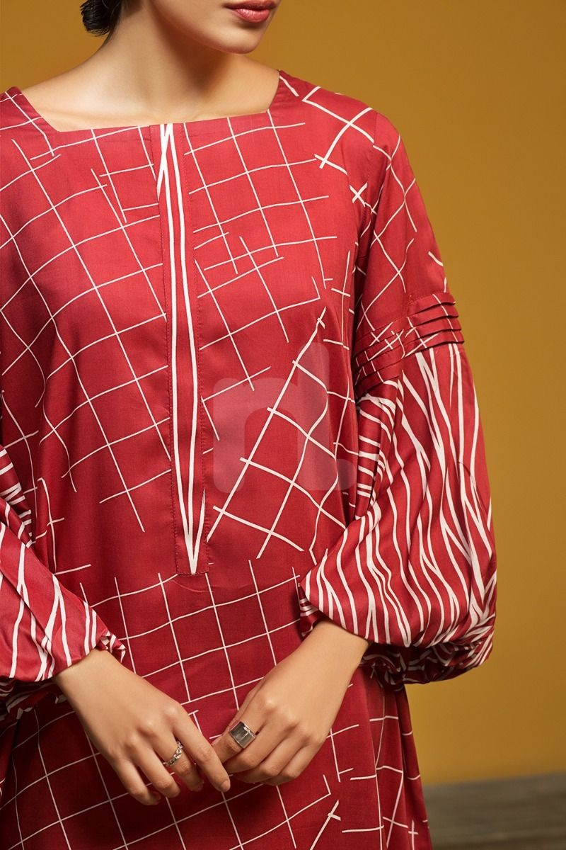 /2019/11/nishat-linen-fw19-15-red-printed-stitched-micro-modal-fusion-top--1pc-image3.jpeg