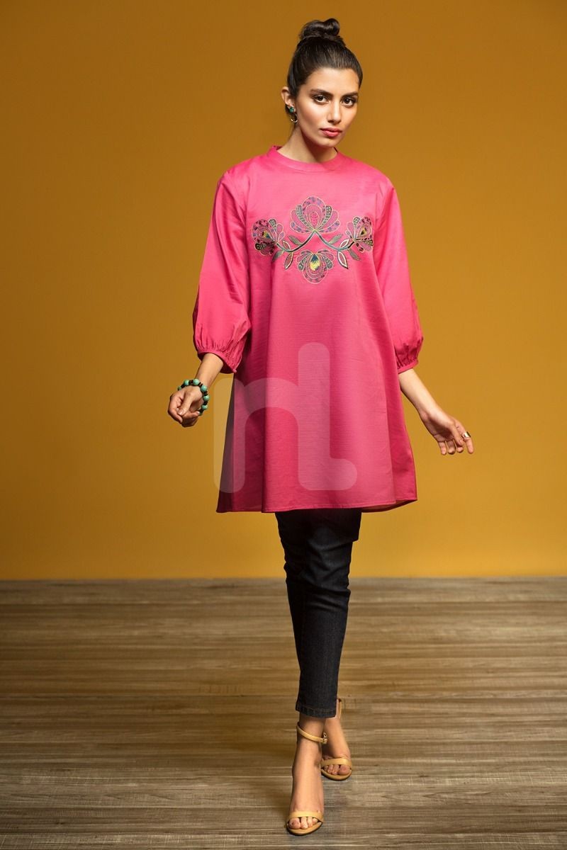 /2019/11/nishat-linen-fw19-17-pink-dyed-embroidered-stitched-karandi-fusion-top--1pc-image1.jpeg