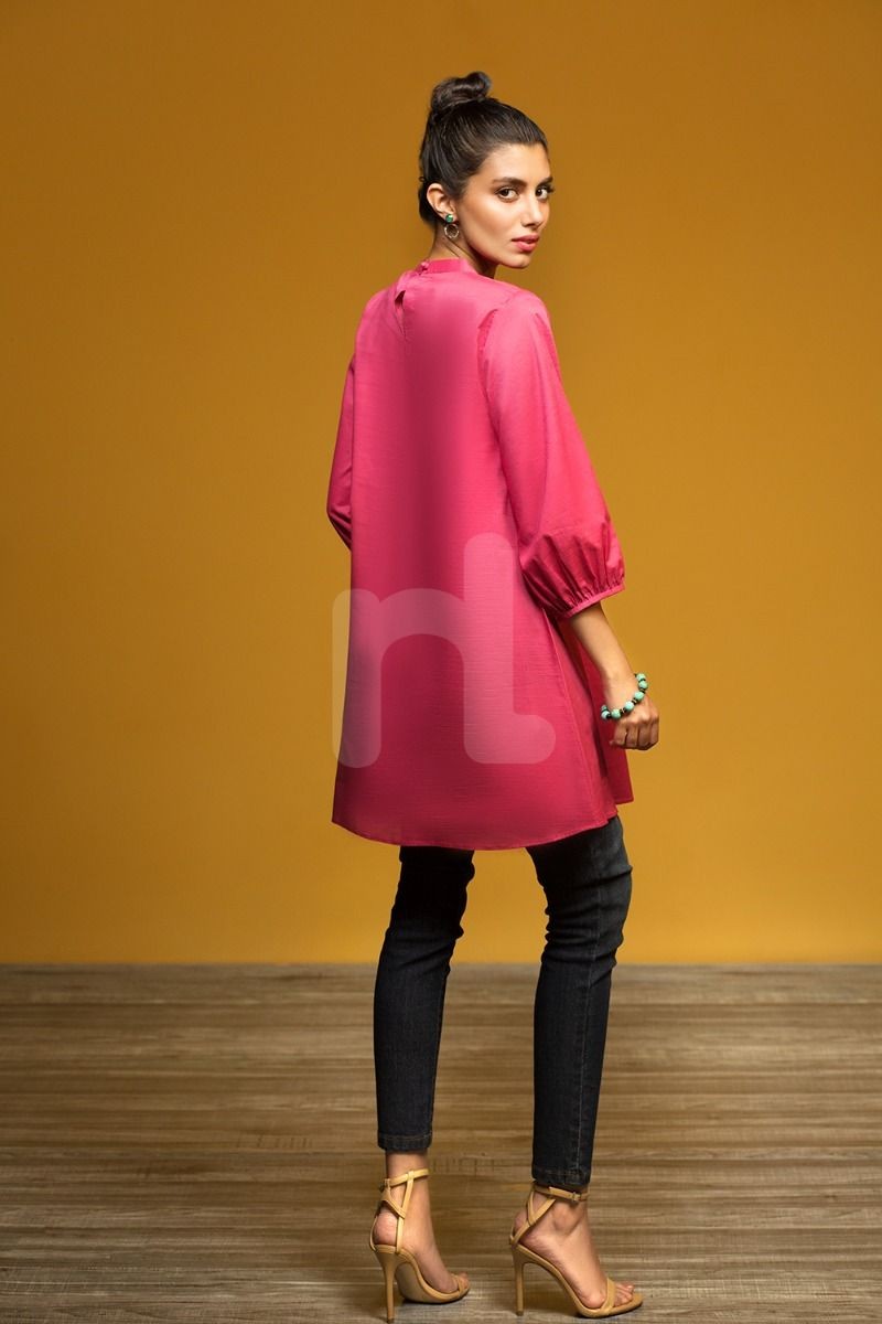 /2019/11/nishat-linen-fw19-17-pink-dyed-embroidered-stitched-karandi-fusion-top--1pc-image2.jpeg