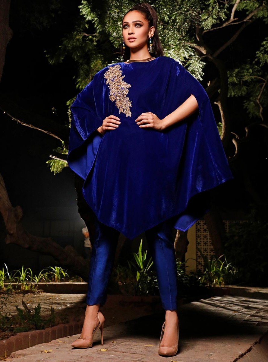 /2019/11/zainab-chottani-ultramarine-bleu-image1.jpeg