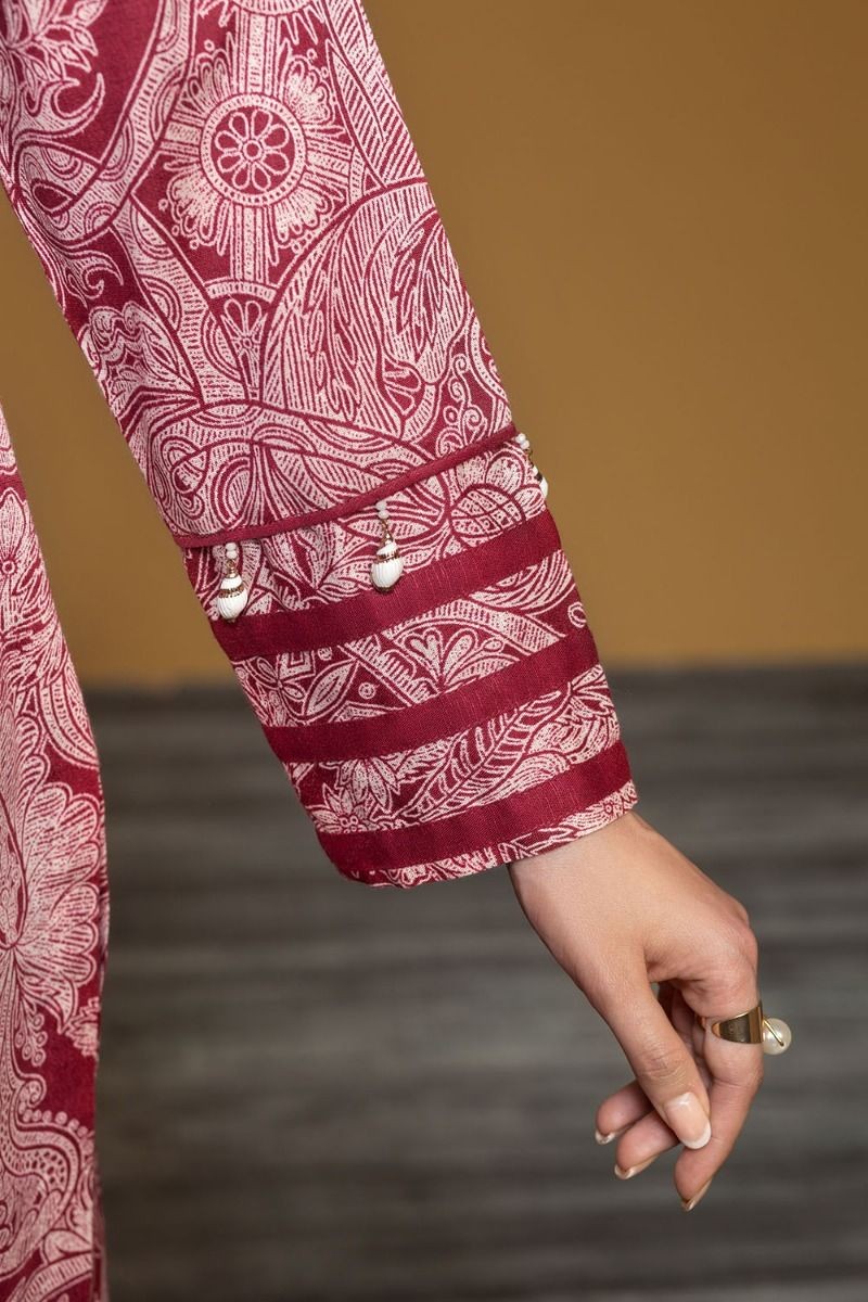 /2019/12/nishat-linen-winter19-unstitched-41901023-karandi-embellished-shawl-red-printed-3pc-image1.jpeg