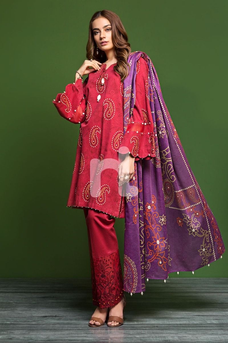 /2019/12/nishat-linen-winter19-unstitched-41901115-khaddar-karandi-red-printed-embroidered-3pc-image3.jpeg
