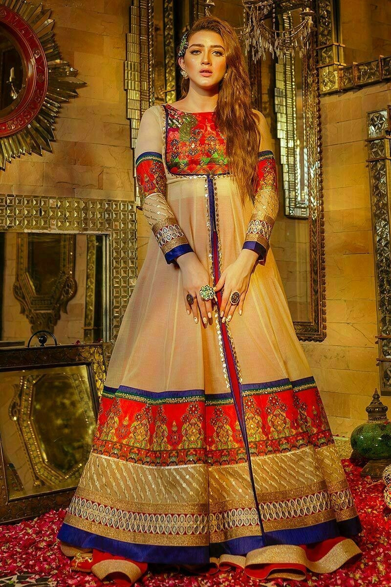 /2019/12/zahra-ahmad-luxury-pret-mah-e-noor-image1.jpeg