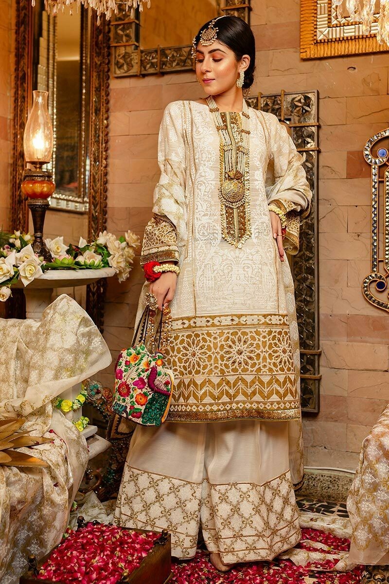 /2019/12/zahra-ahmad-luxury-pret-sitara-image1.jpeg