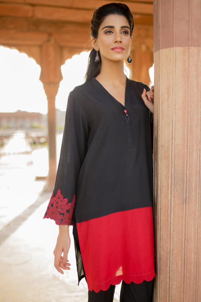/2019/12/zeen-woman-1-pc-stitched-suit--raw-silk-wzk19219-black-chilli-red-image1.jpeg
